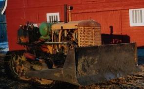 Farm Equipment For Sale: Cletrac DG Crawler