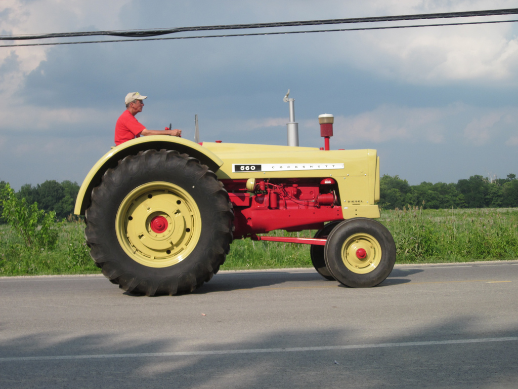 Cockshutt 560 tractor | Terry Bauerle | Flickr