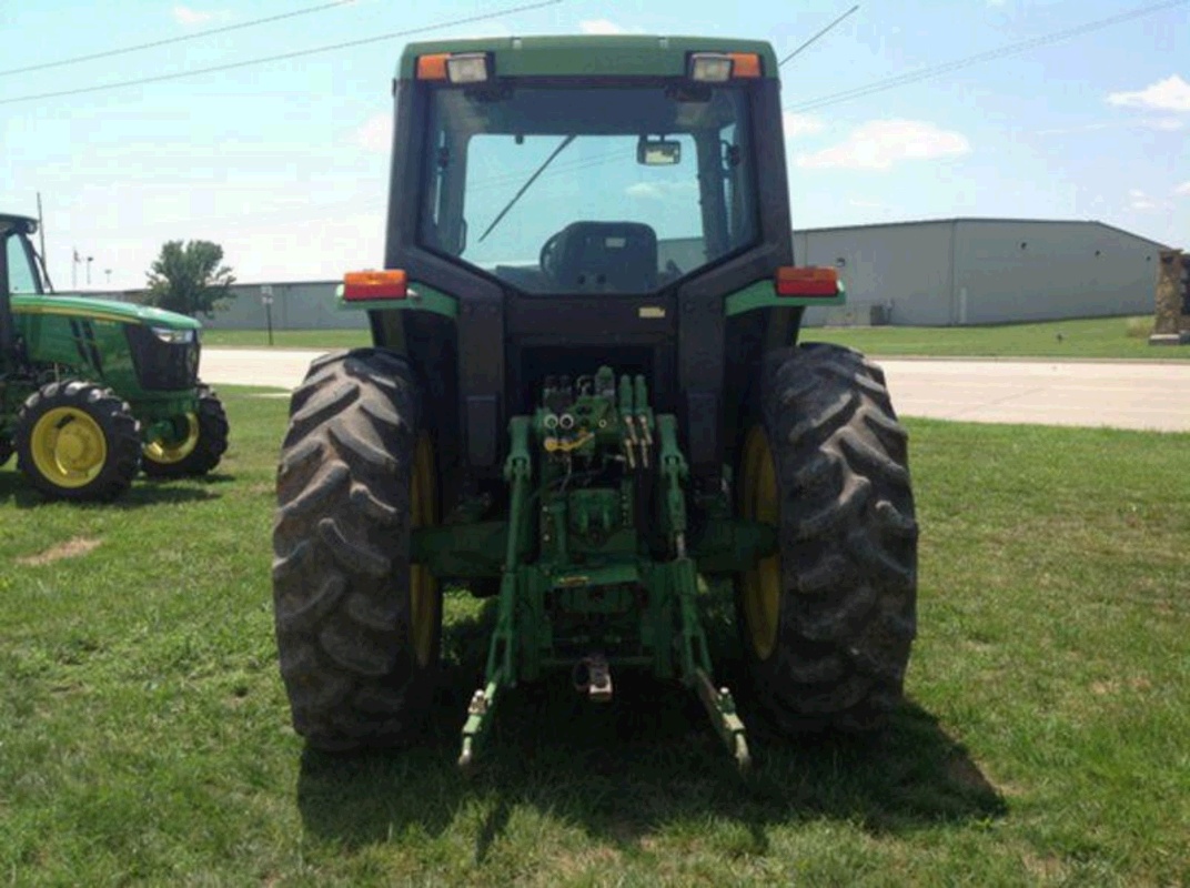 ... 1997 John Deere 6200, Agricultural vehicles Tractor 8.550 EUR, 26552