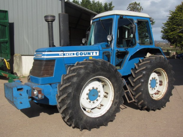 County 1474, 1981, 5,130 hrs | Parris Tractors Ltd