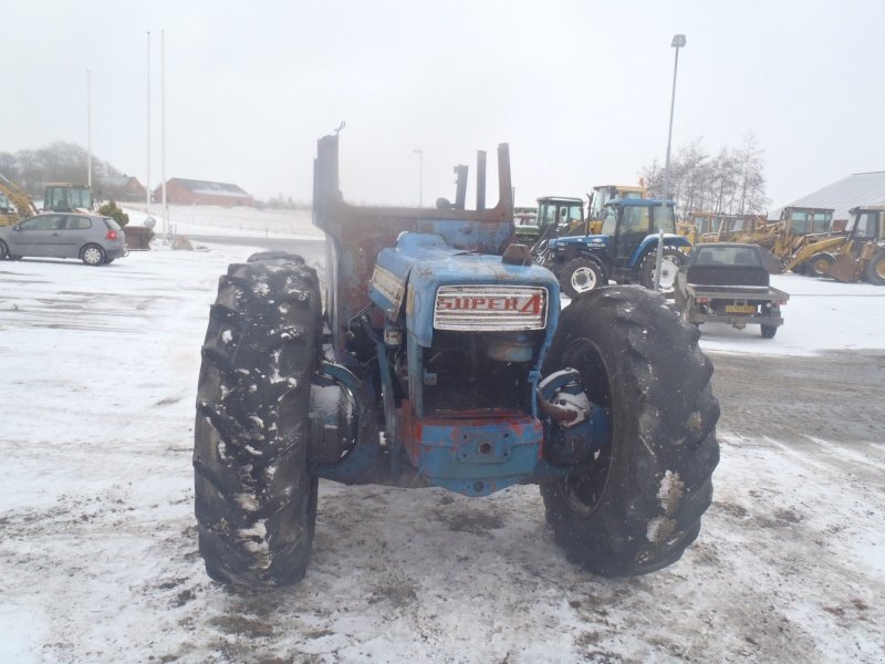 Tracteur Ford County 654 - technikboerse.com