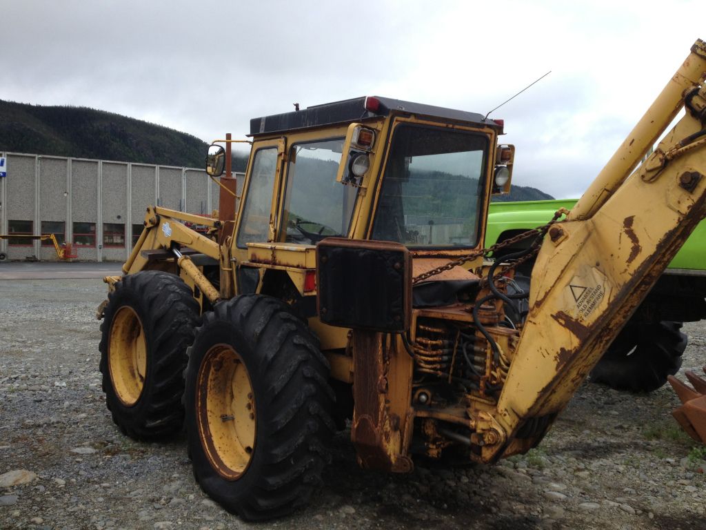 Ford County 764 traktorgraver (defekt motor) / Backhoe loader (defect ...