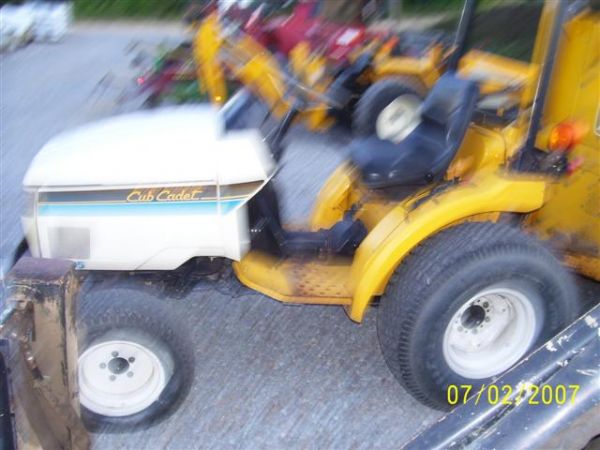 1119: CUB CADET 7195 4WD COMPACT TRACTOR 200 HOURS : Lot 1119