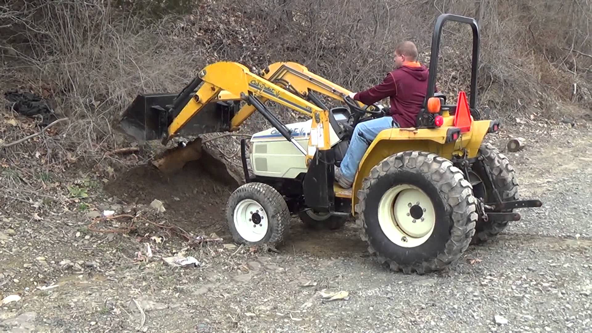 Cub Cadet 7260 4wd with loader - YouTube