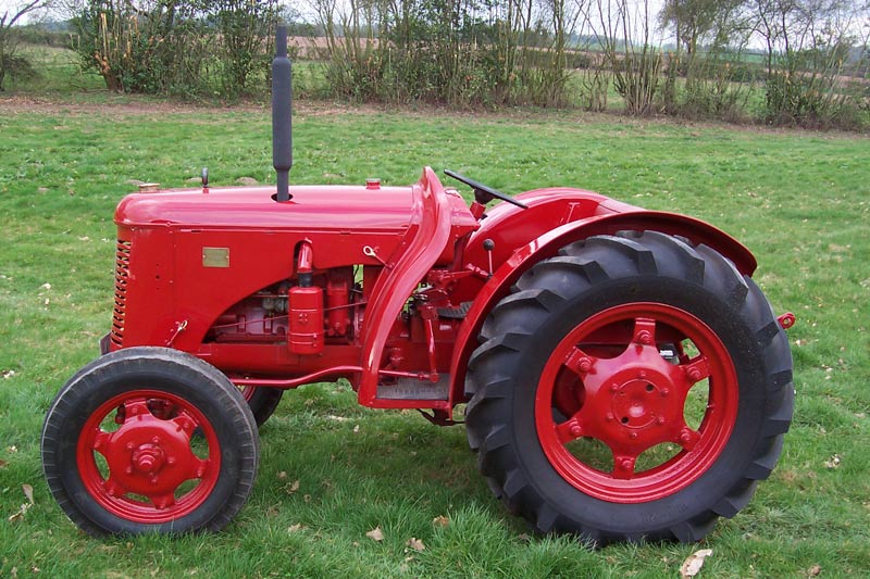 restored-david-brown-cropmaster-tractor.jpg