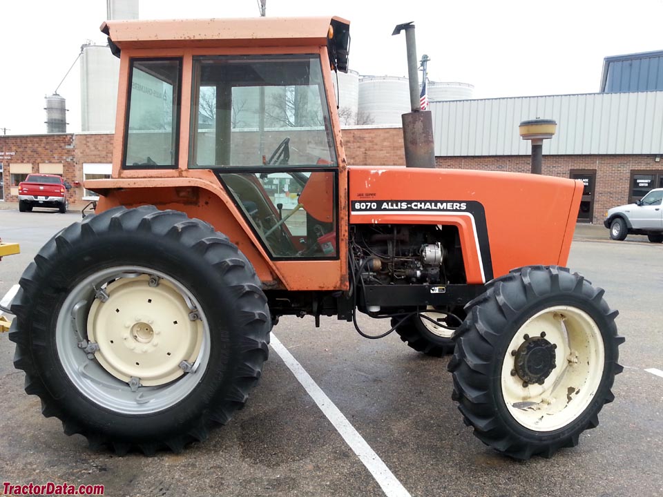 Allis-Chalmers 6070, right side. Photo courtesy of Wells Implement