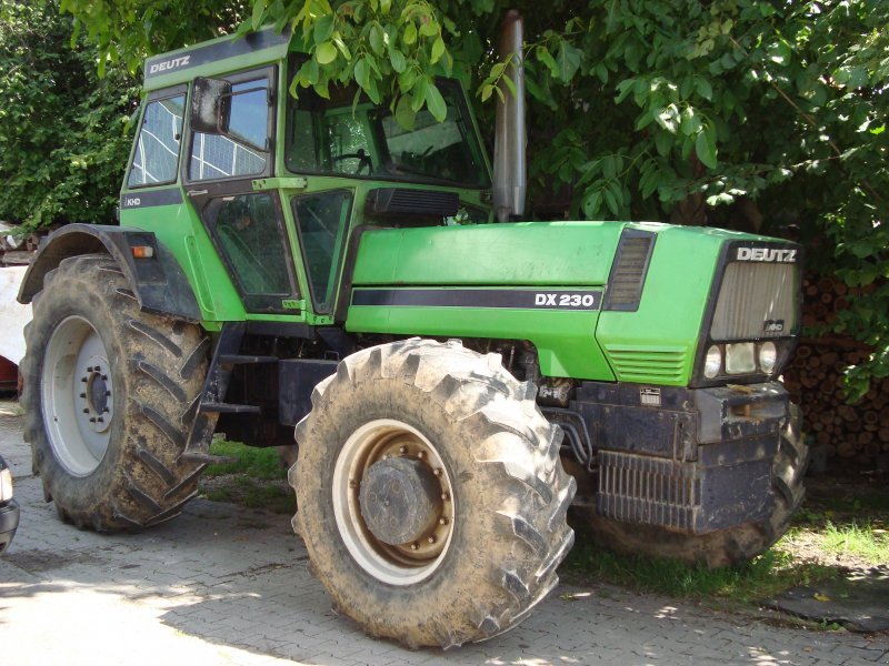 Deutz-Fahr DX 230 Traktor - technikboerse.com