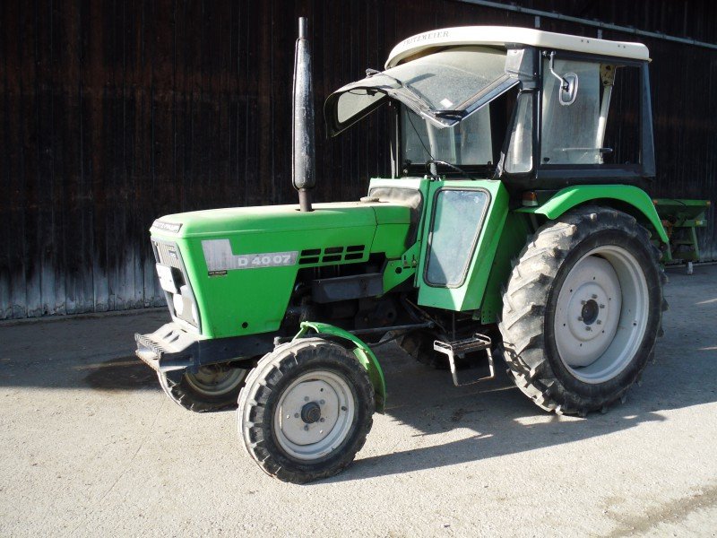 Deutz-Fahr D 4007 Traktor - technikboerse.com
