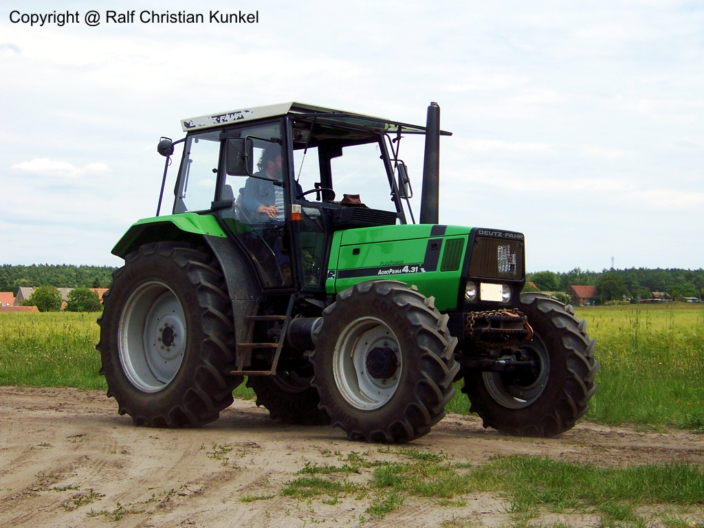 Deutz-Fahr AgroPrima 4.31 - Schlepper, Traktor - fotografiert am 06.06 ...