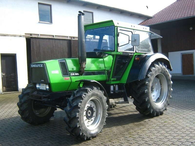 Deutz-Fahr DX 85 A Traktor - technikboerse.com