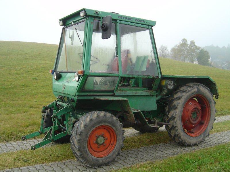 Traktor Deutz-Fahr Intrac 2002 Allrad - technikboerse.com