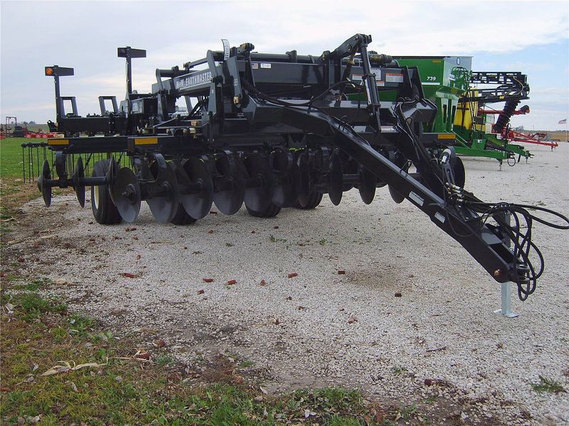 2017 M&W EARTHMASTER 1710 Disc Rippers for Sale | Fastline