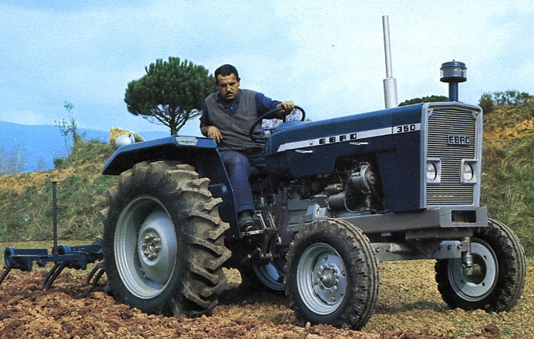 Ebro 350 - Tractor & Construction Plant Wiki - The classic vehicle and ...