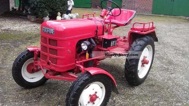 Fahr D12 1952 Agricultural Tractor Photo and Specs
