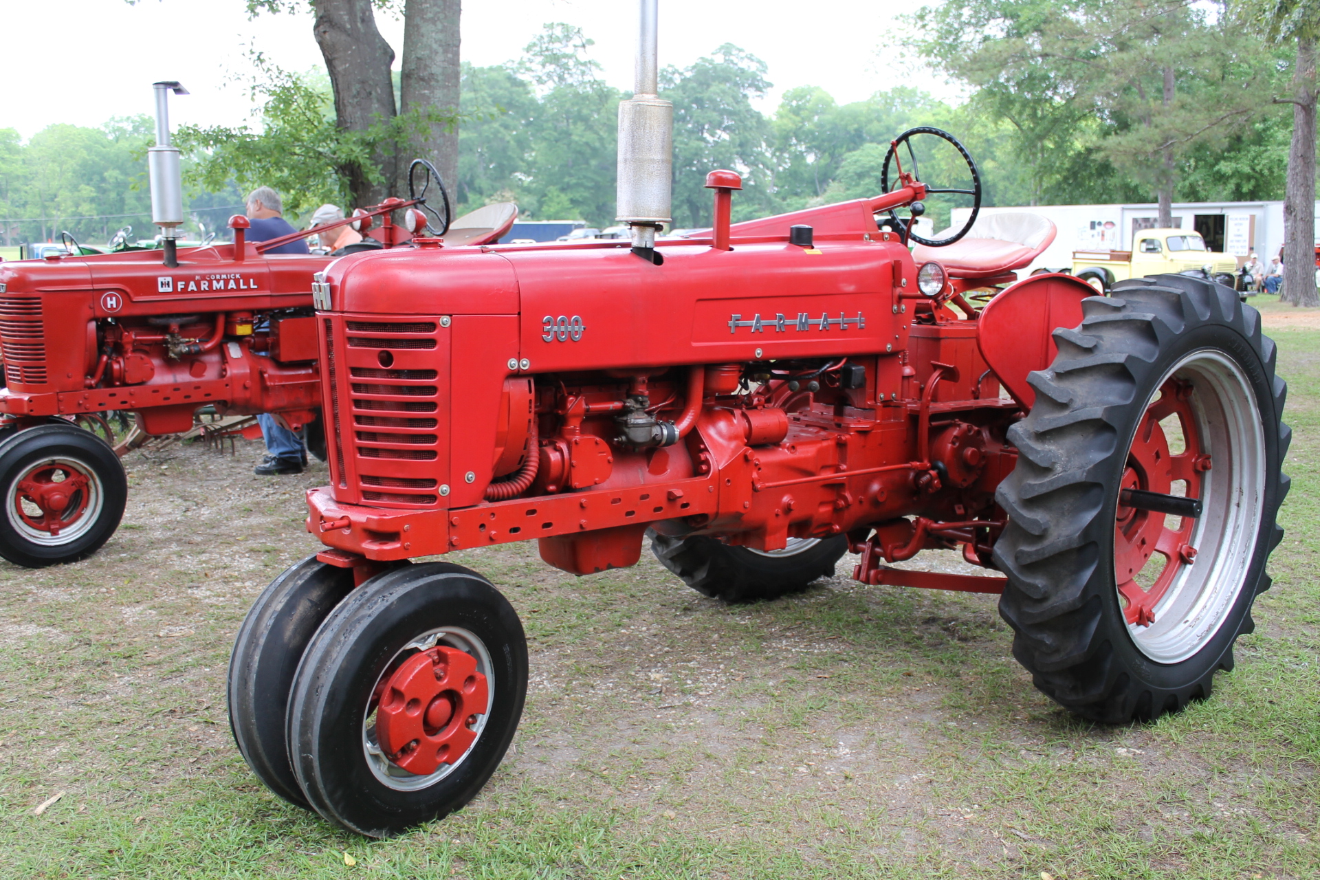 FARMALL 300 | Farmall, IH Tractors #2 | Pinterest