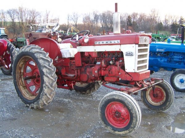2303: IH Farmall 340 Wide Front Tractor : Lot 2303