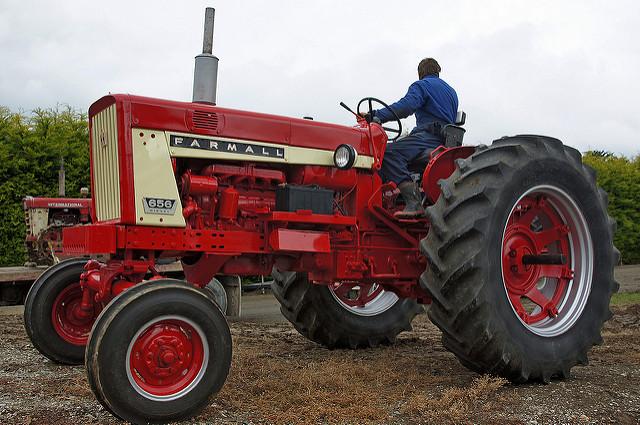 Farmall 656 Tractor. | Flickr - Photo Sharing!