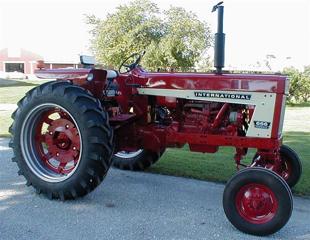 1454-Farmall-666-Tractor-right-side.jpg