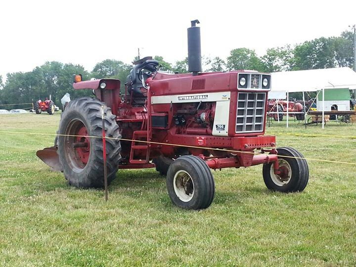 IH 766 | Farmall, IH Tractors #2 | Pinterest