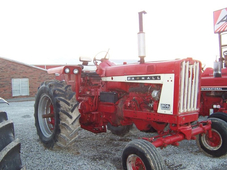 farmall 806. nothing better | Old Farm Tractors | Pinterest