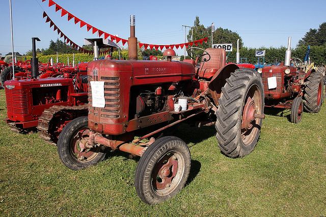 Farmall B-450 Tractor. | Flickr - Photo Sharing!