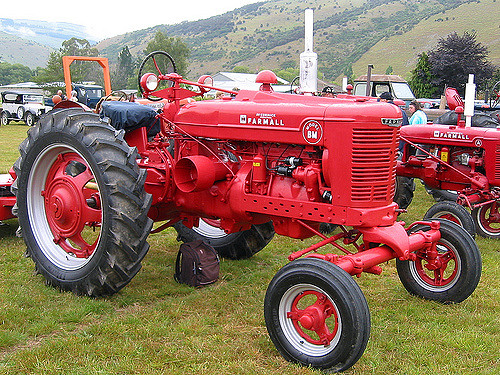 Farmall BM Tractor. | Flickr - Photo Sharing!