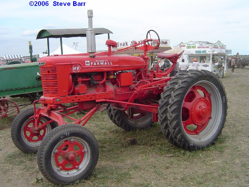 Farmall HV High Crop, nice repaint, new front tires, dual 7