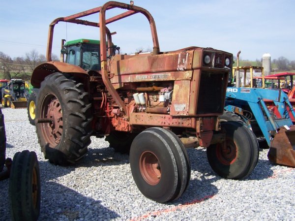 358: International Farmall Hydro 100 Farm Tractor : Lot 358