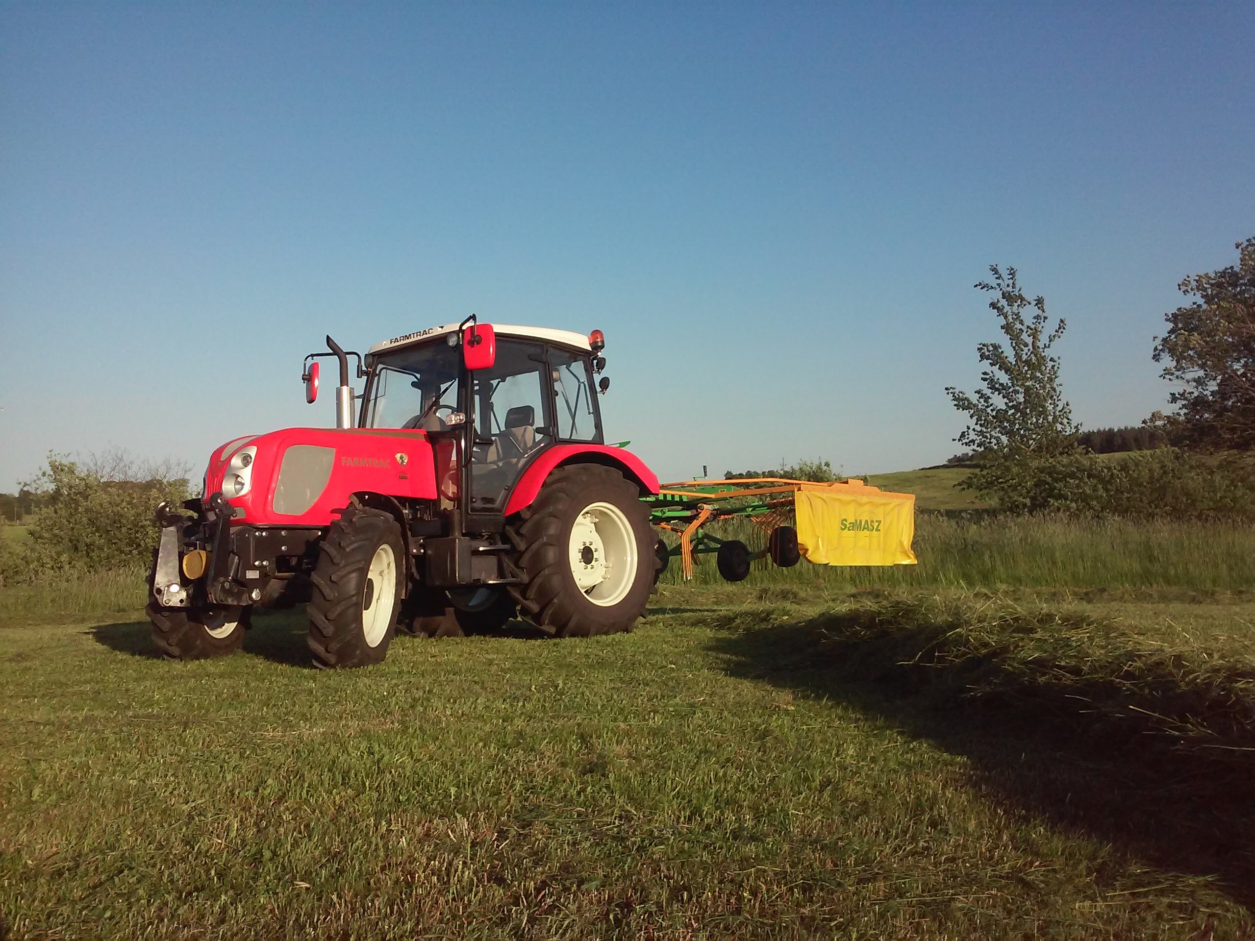 Farmtrac 680 DTn King & Samasz Z-410 - YouTube