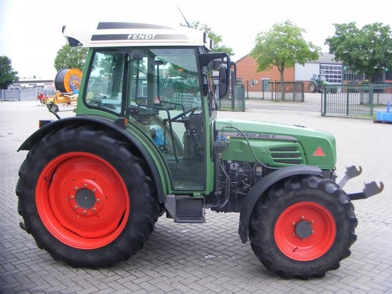Tractor Fendt 206 S - agraranzeiger.at - sold