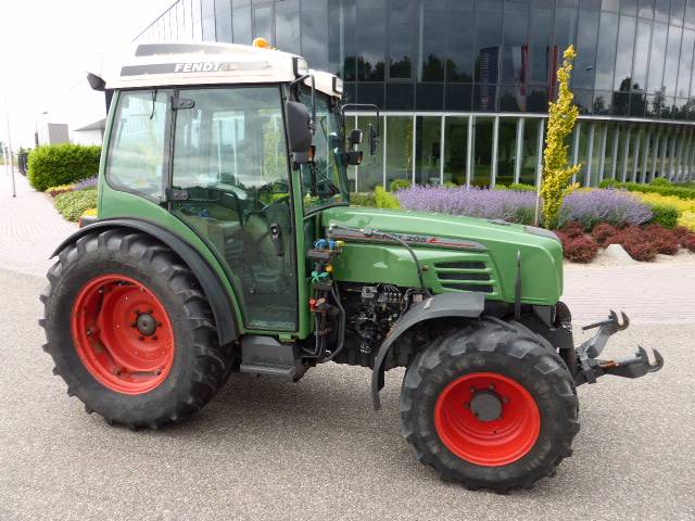 Used Fendt 208F SmallTrack tractors Year: 2005 Price: $28,526 for sale ...