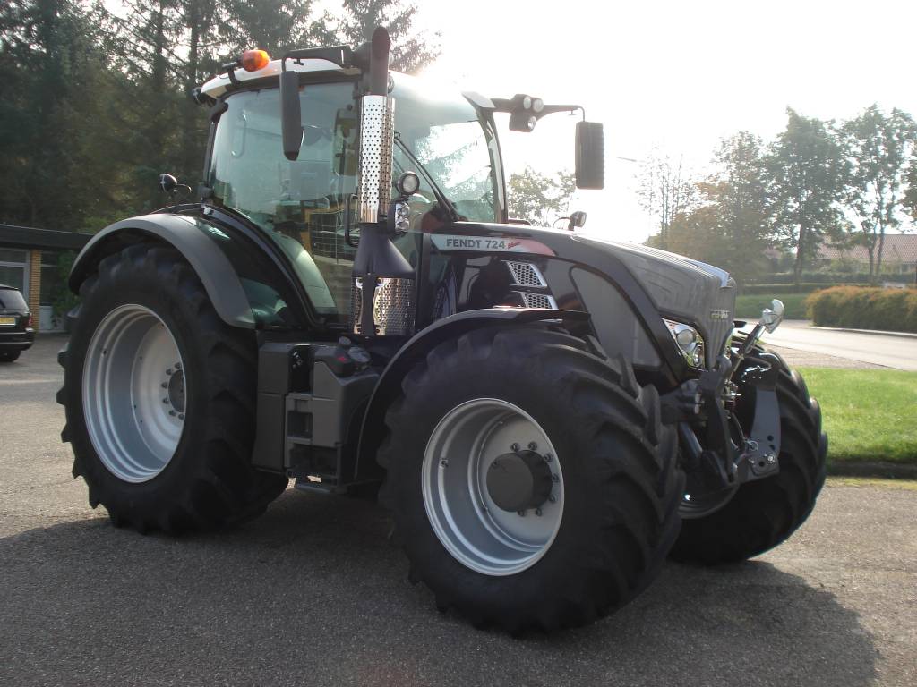 Used Fendt 724 Vario Profi Plus tractors Year: 2014 Price: $156,536 ...