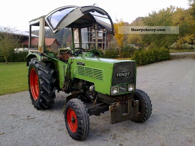 1973 Fendt FARMER 102S Agricultural vehicle Tractor photo 1
