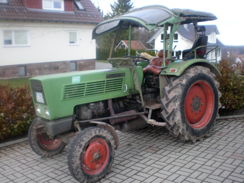 Traktor Fendt Farmer 2 DE - technikboerse.com