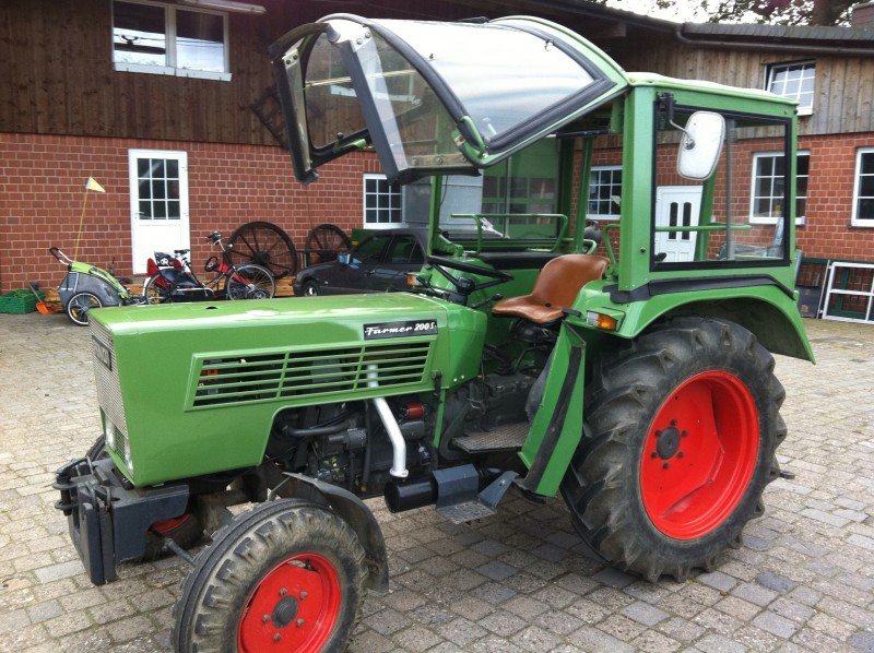 ... platforma :: Second-hand stroj Fendt Farmer 200 S Traktor - Prodano