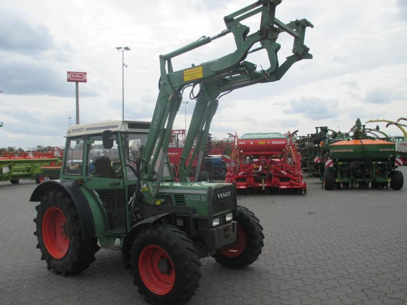 Fendt Farmer 260 SA Traktor - technikboerse.com