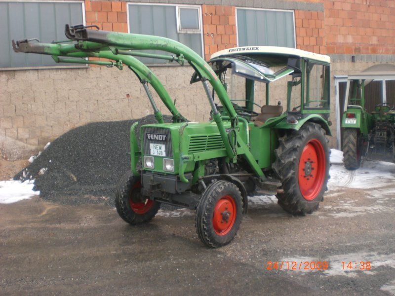 Fendt Farmer 2E Traktor - technikboerse.com