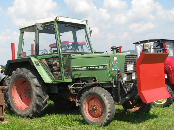 Fahrzeugseiten.de - Traktoren - Fendt Farmer 303LS und 303LSA