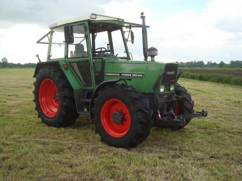 Fendt Farmer 307 LSA Fronthydraulik Frontzapfwelle Motor neu Traktor ...