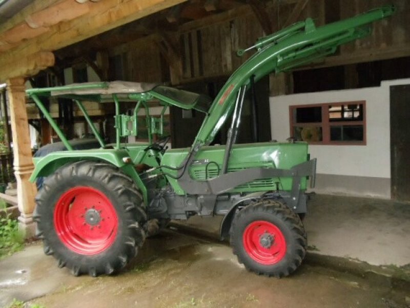 Fendt Farmer 3S Allrad Traktor - technikboerse.com