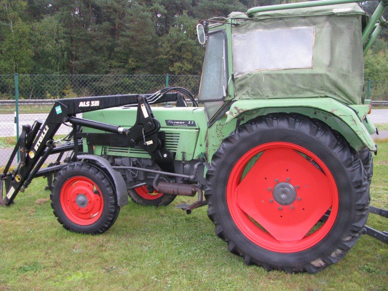 Fendt Farmer 3S Traktor - technikboerse.com