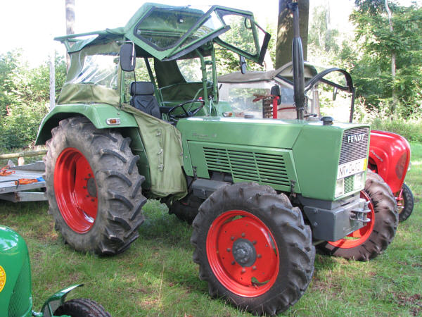Fahrzeugseiten.de - Traktoren - Fendt Farmer 5S und Farmer 5SA