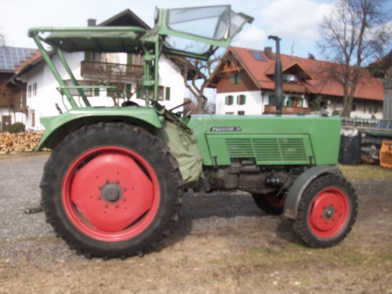 Fendt Favorit 3S Traktor - technikboerse.com