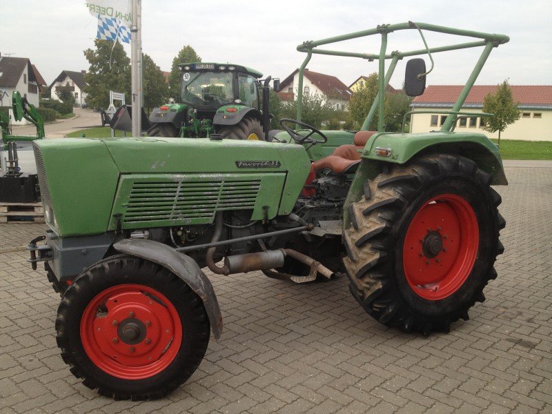 Traktor Fendt Favorit 3S - technikboerse.com - Prodano