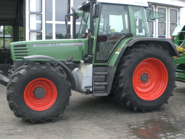 ... -Boerse :: Gebrauchtmaschine Fendt Favorit 511C Traktor - verkauft