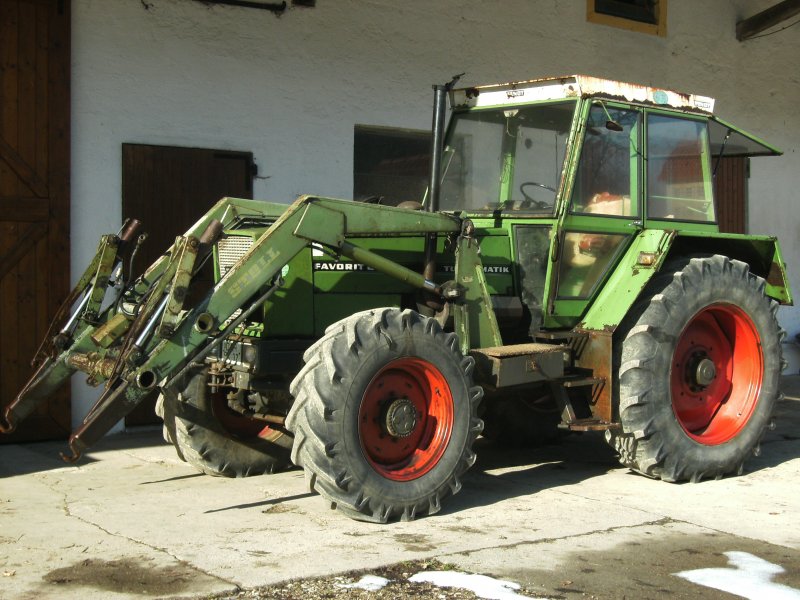 Traktor Fendt FAVORIT 612SL - technikboerse.com