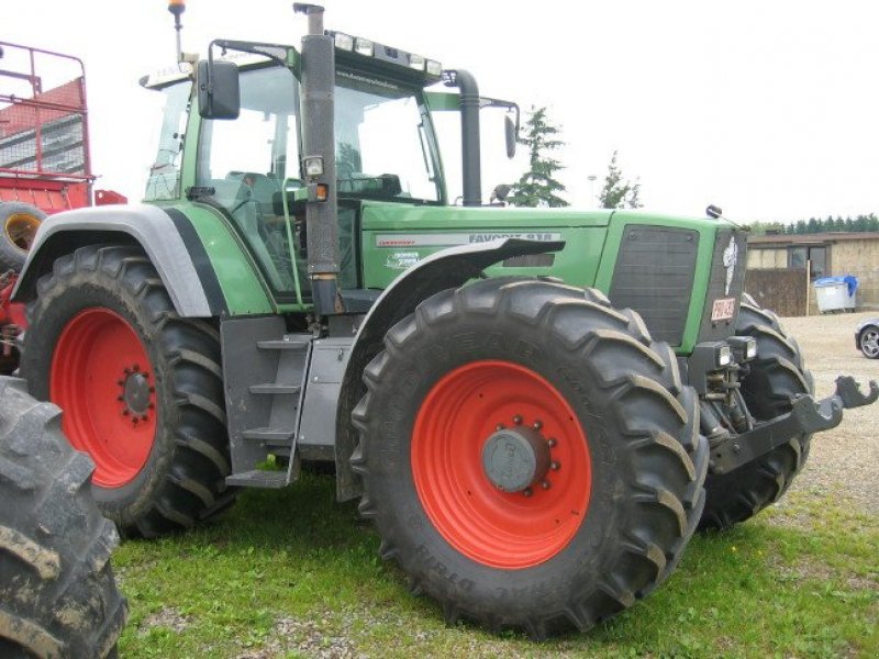 Fendt 818 FAVORIT Traktor - technikboerse.com