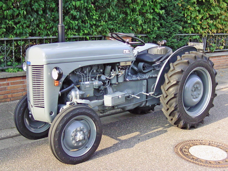 Ferguson TEF 20 Diesel Tractor - tractordata.co.uk